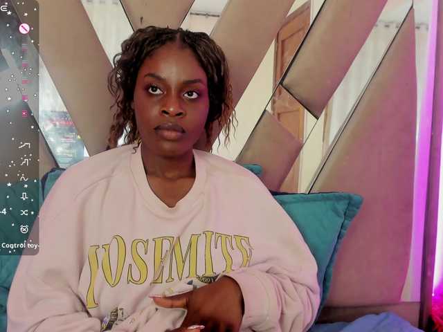anisha-zambrano live cam on BongaCams