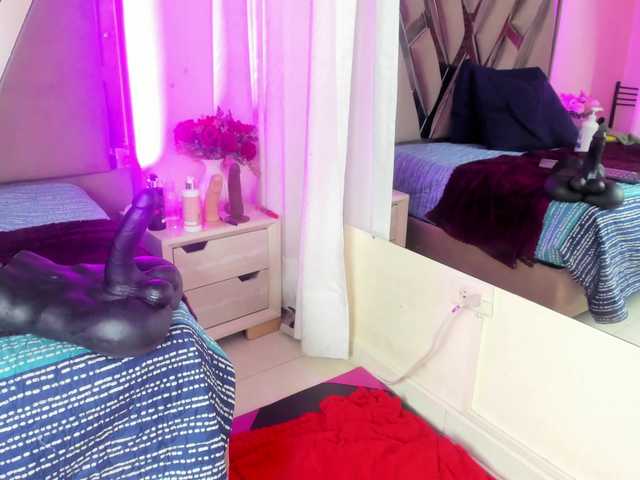 anisha-zambrano live cam on BongaCams