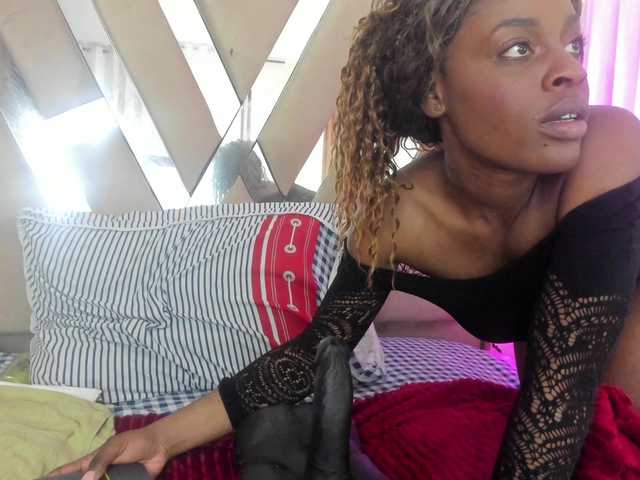 anisha-zambrano live cam on BongaCams