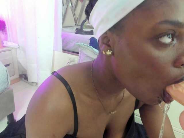 anisha-zambrano live webcam show