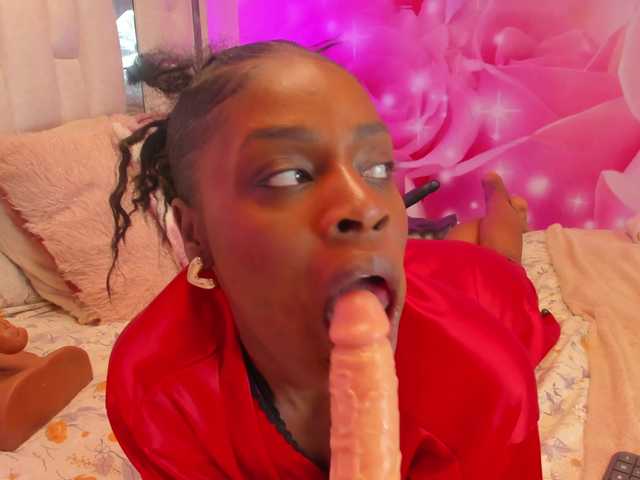 anisha-zambrano live cam on BongaCams