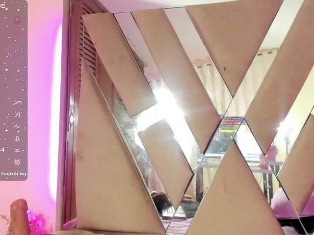 anisha-zambrano live webcam show