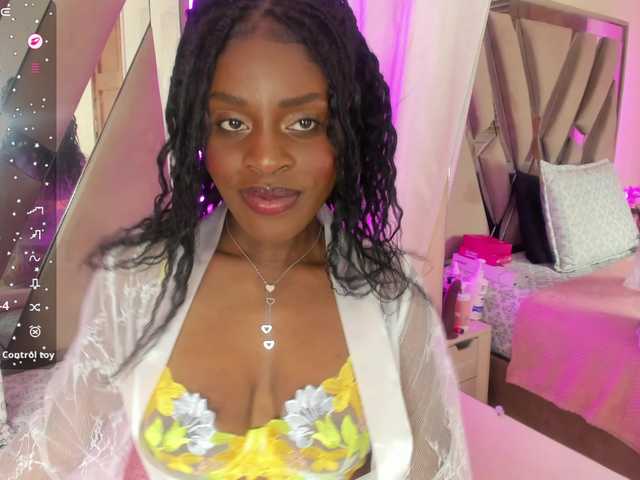 anisha-zambrano live cam on BongaCams