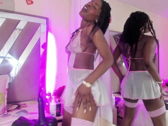 anisha-zambrano live cam on BongaCams
