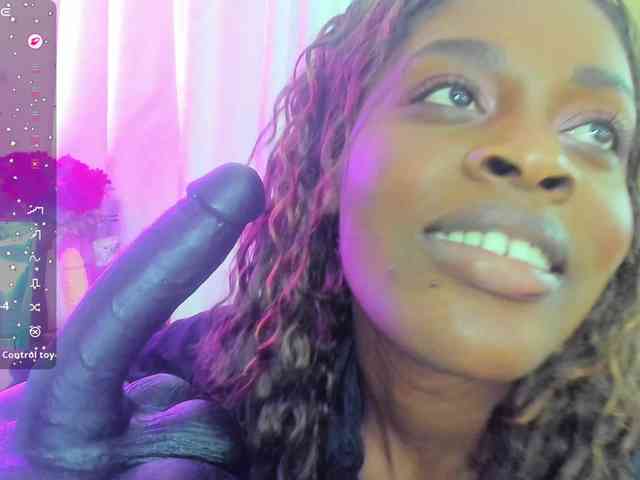 anisha-zambrano webcam