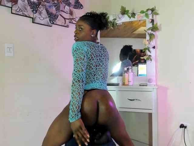 anisha-zambrano webcam