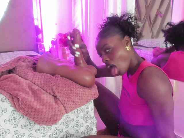 anisha-zambrano webcam