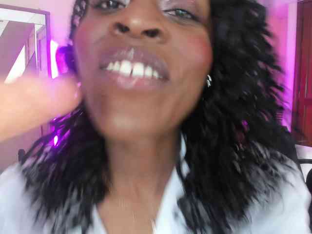 anisha-zambrano webcam
