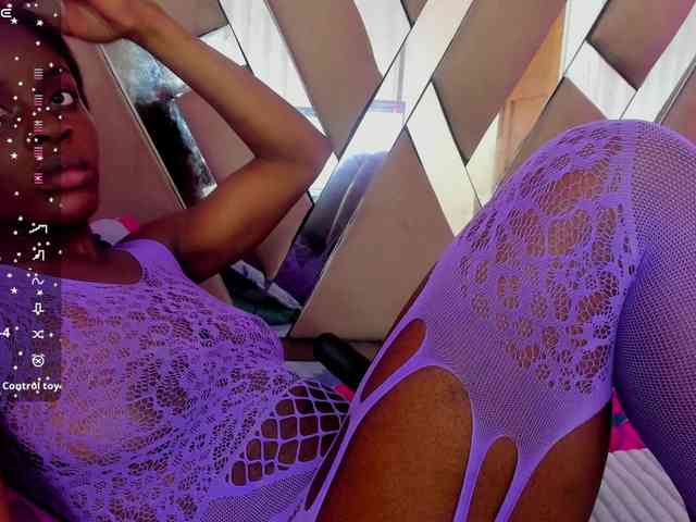 anisha-zambrano webcam