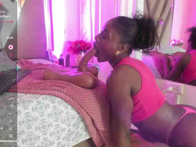 anisha-zambrano webcam