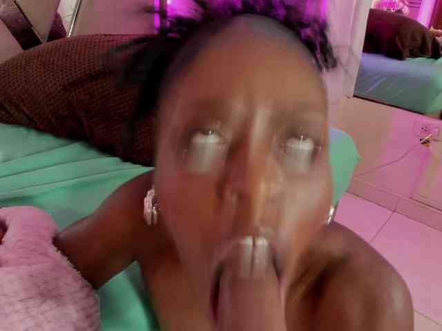 anisha-zambrano webcam