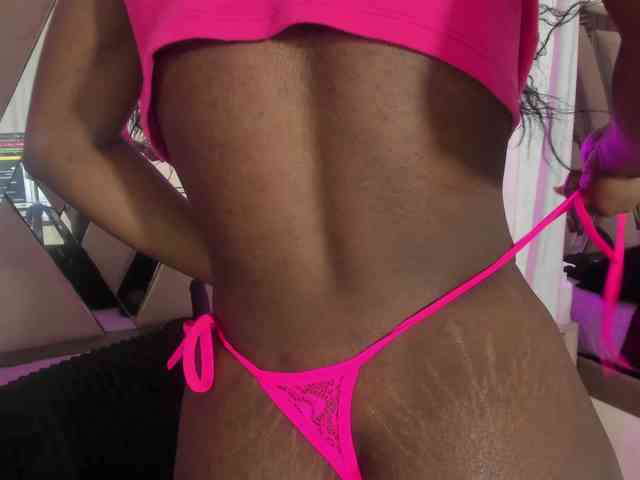 anisha-zambrano webcam