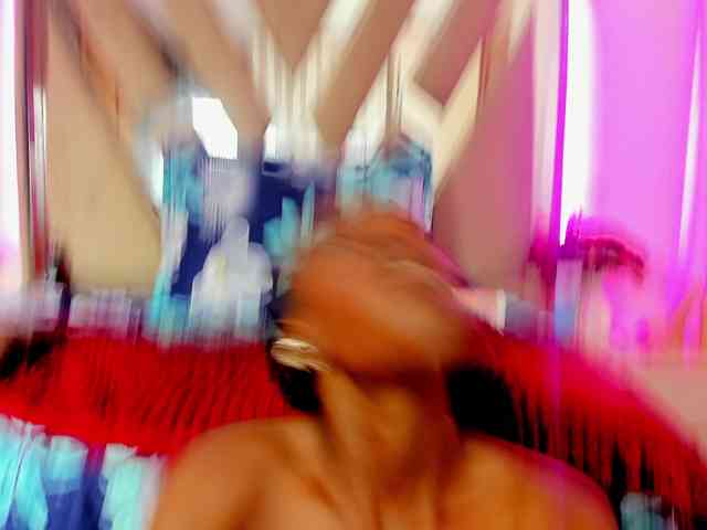anisha-zambrano webcam