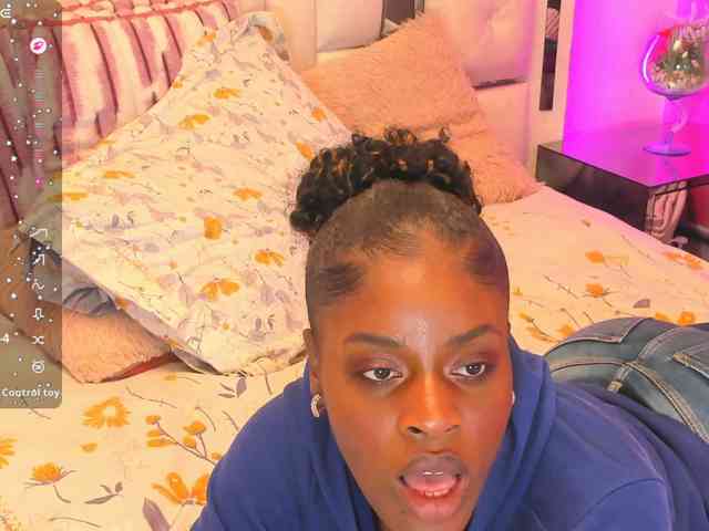 anisha-zambrano webcam