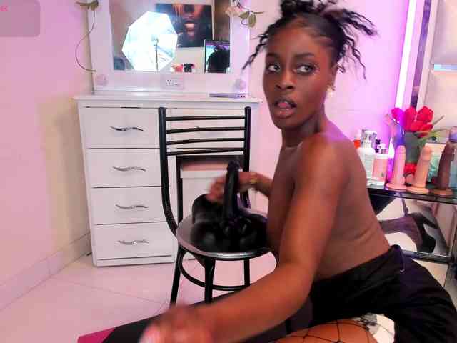 anisha-zambrano webcam