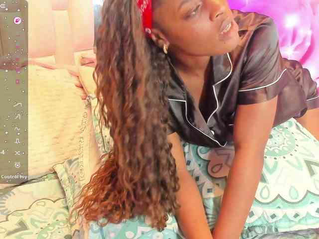anisha-zambrano webcam