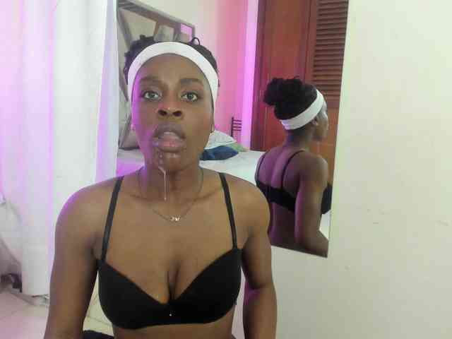anisha-zambrano webcam