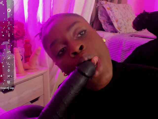anisha-zambrano webcam