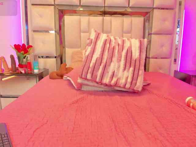 anisha-zambrano webcam