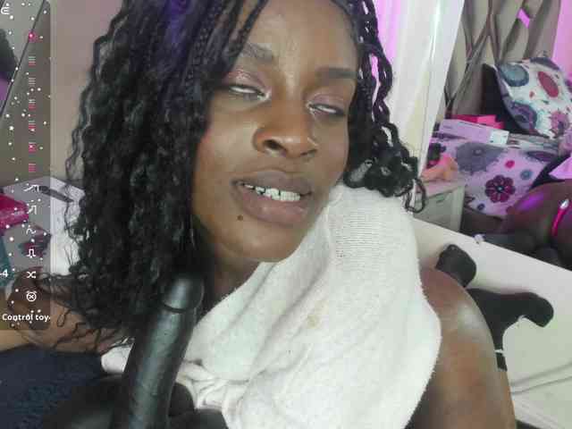 anisha-zambrano webcam