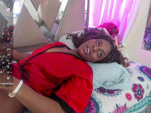 anisha-zambrano webcam