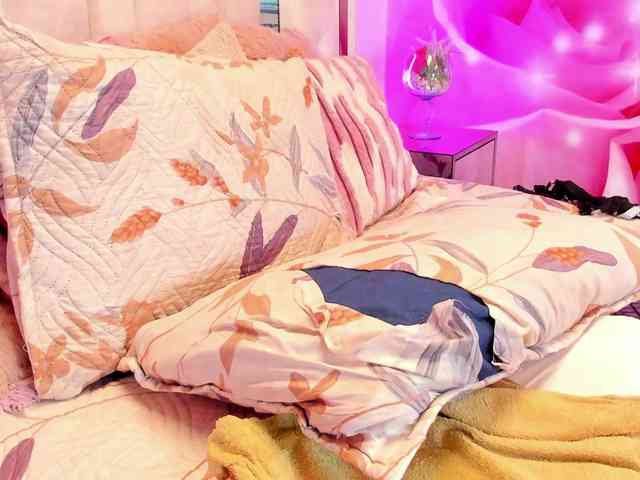 anisha-zambrano webcam