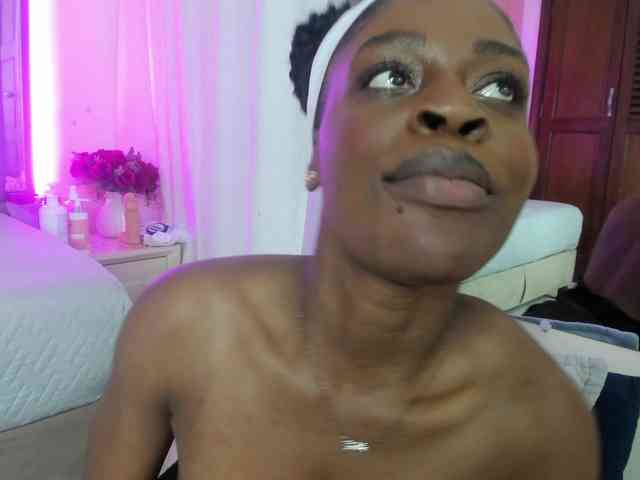 anisha-zambrano webcam