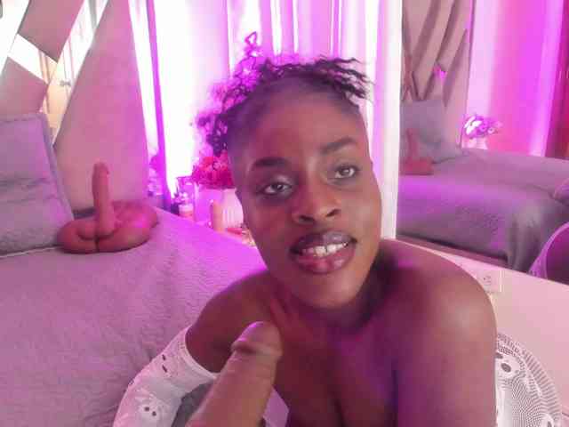 anisha-zambrano webcam