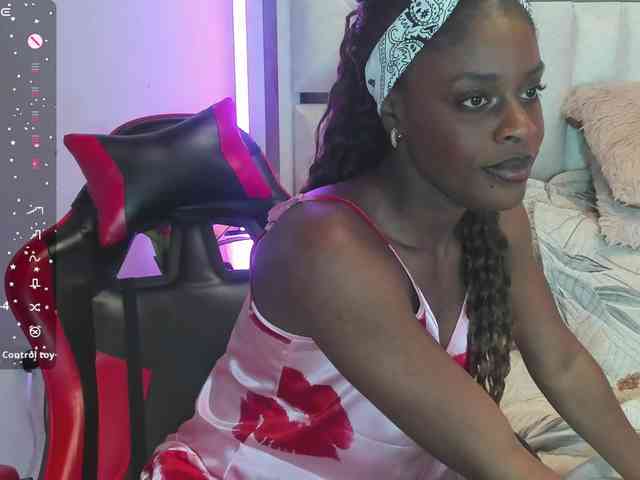 anisha-zambrano webcam