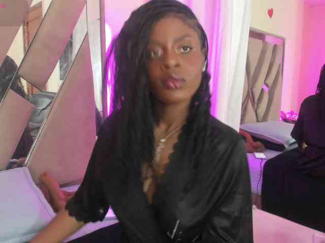 anisha-zambrano webcam
