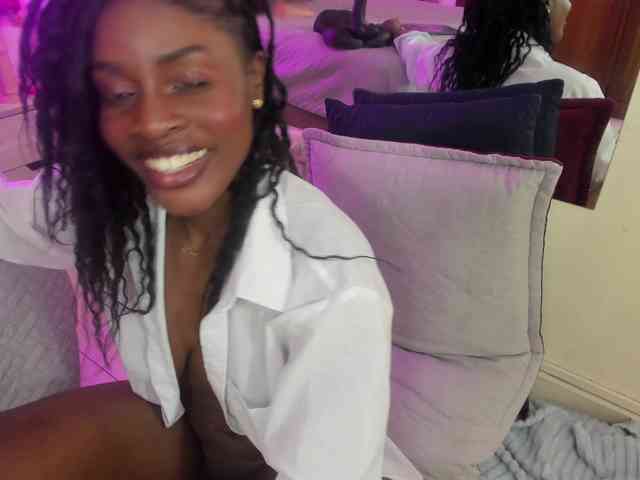 anisha-zambrano webcam