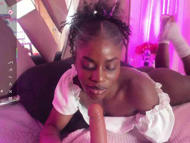 anisha-zambrano webcam