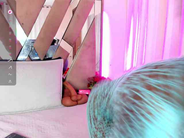 anisha-zambrano webcam