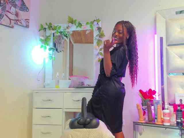 anisha-zambrano webcam