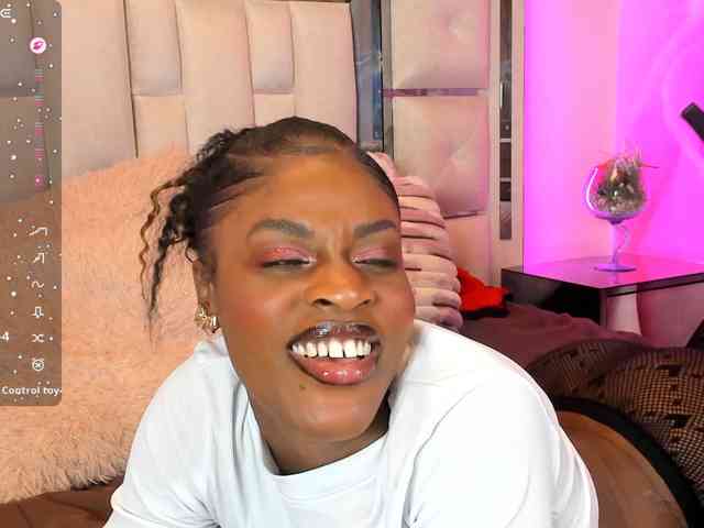anisha-zambrano webcam