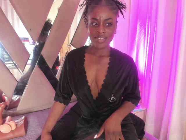 anisha-zambrano webcam