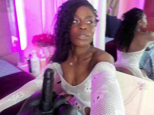 anisha-zambrano webcam