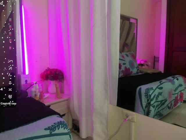 anisha-zambrano webcam