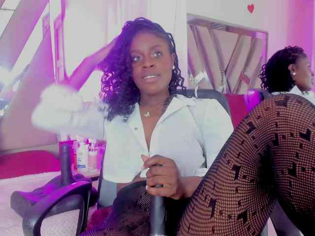 anisha-zambrano webcam