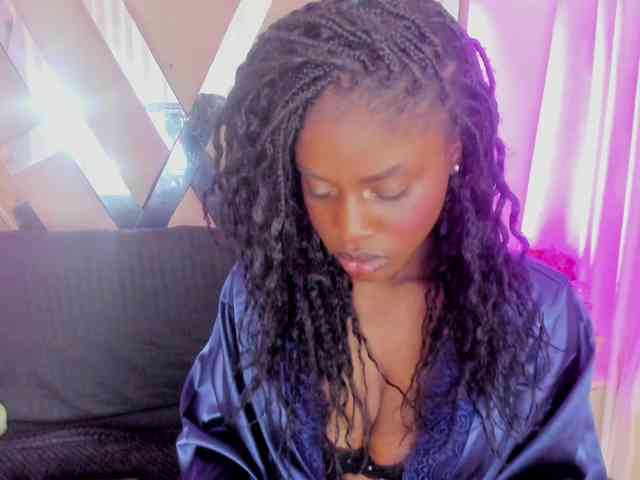 anisha-zambrano webcam