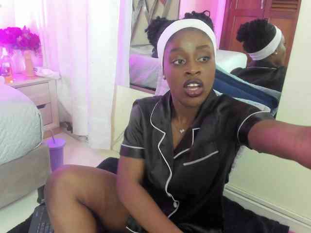 anisha-zambrano webcam
