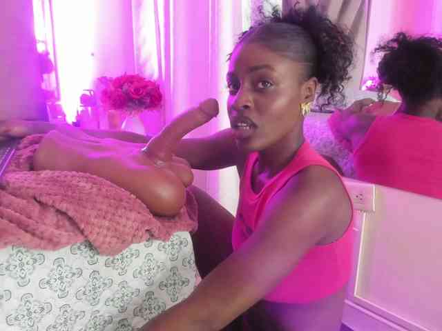 anisha-zambrano webcam