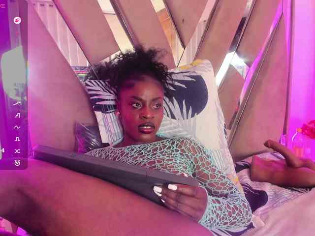 anisha-zambrano webcam