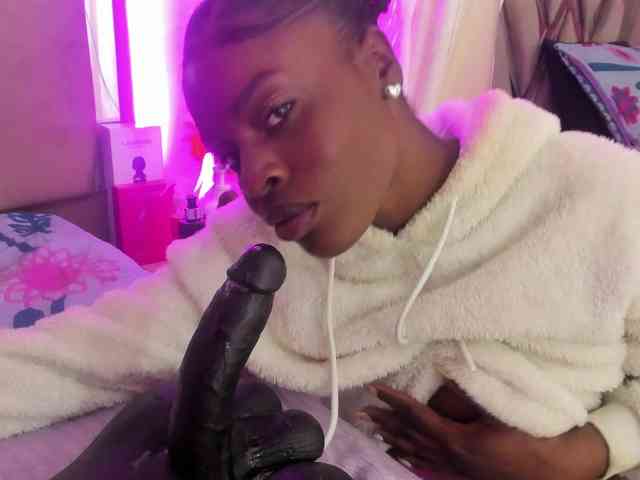 anisha-zambrano webcam