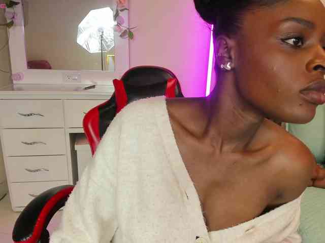 anisha-zambrano webcam