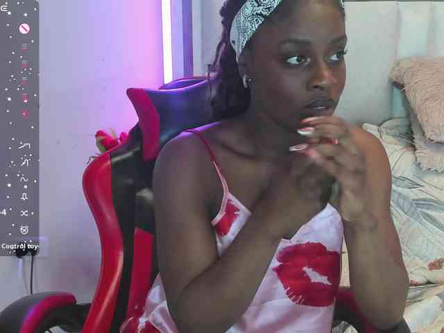 anisha-zambrano webcam