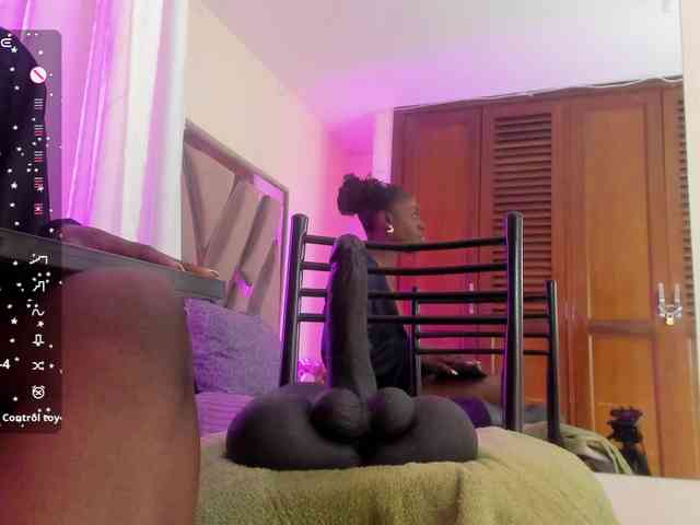anisha-zambrano webcam