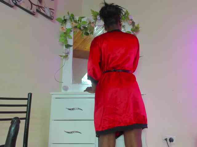 anisha-zambrano webcam