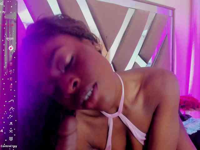 anisha-zambrano webcam