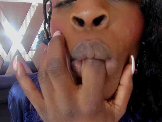 anisha-zambrano webcam